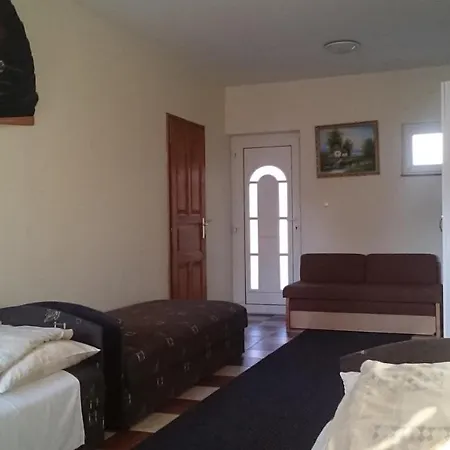 Margareta Apartmanhaz Balatonlelle Exterior photo